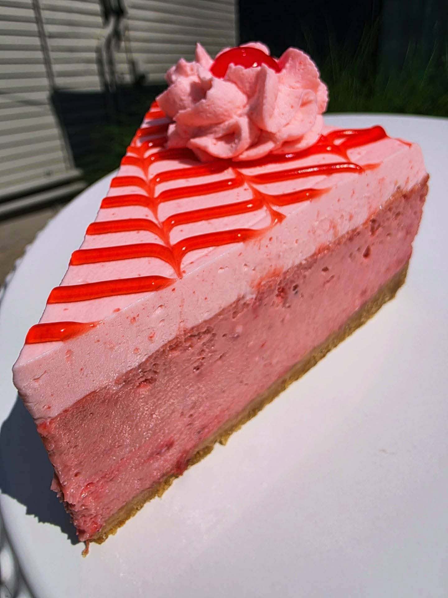 Strawberry-Explosion-Cheesecake
